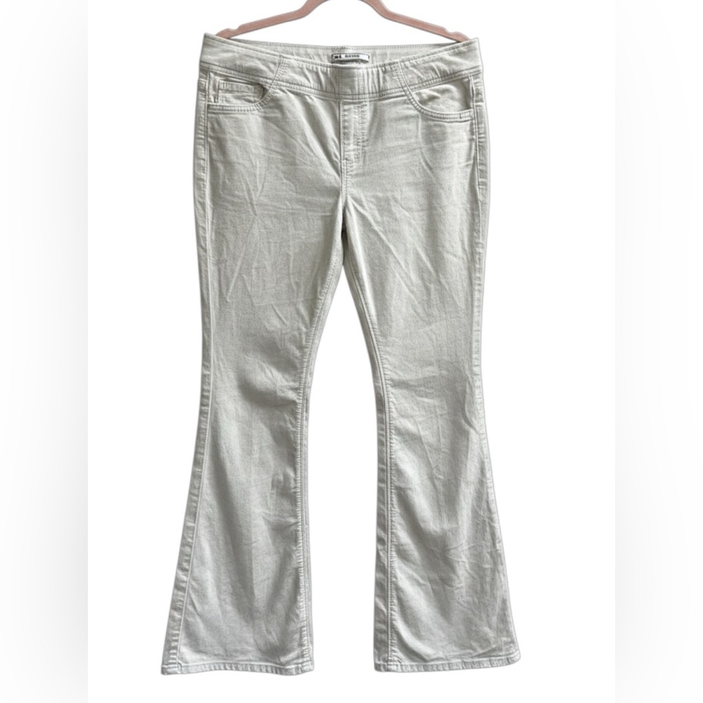 Free People Ivory Corduroy pull on Flared Pants Stretch No Pockets Women